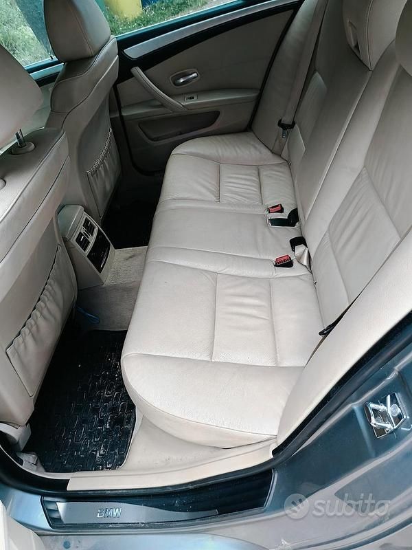 Usata BMW 530 235 CV (172 kW) 2007 Grigio Berlina