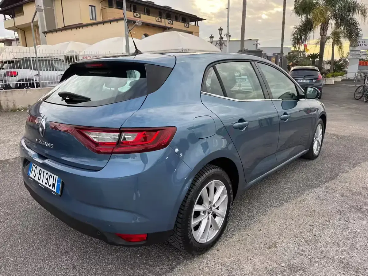 Usata Renault Mégane 90 CV (66 kW) 2016 Blu Berlina
