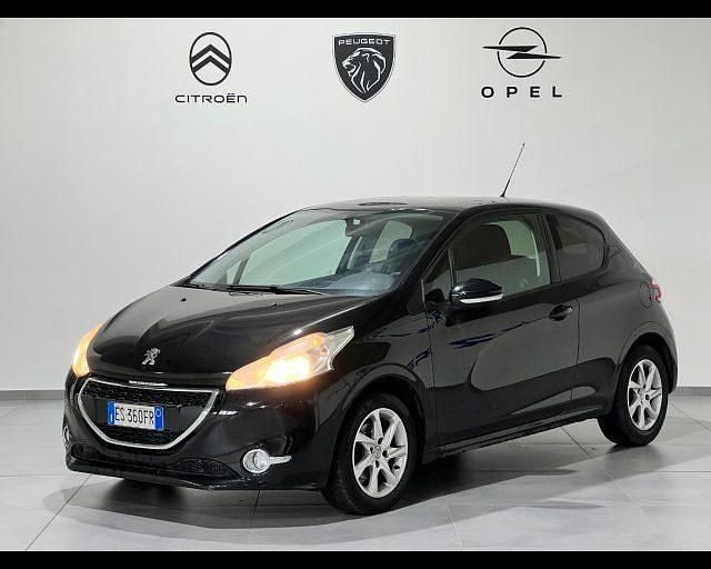 Usata Peugeot 208 Access 68 CV (50 kW) 2013 Nero Utilitaria