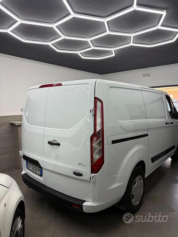 Usata Ford Transit Custom Titanium 130 CV (95 kW) 2023 Bianco Berlina