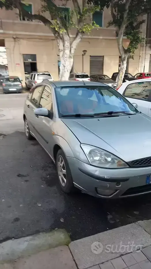 Usata Ford Focus 100 CV (73 kW) 2004 Grigio Berlina
