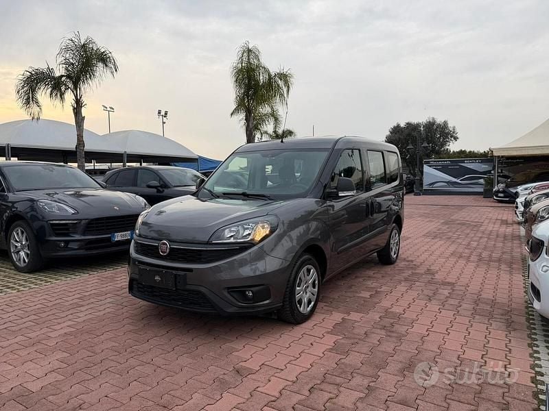 Usata Fiat Doblò S 105 CV (77 kW) 2021 Grigio Monovolume