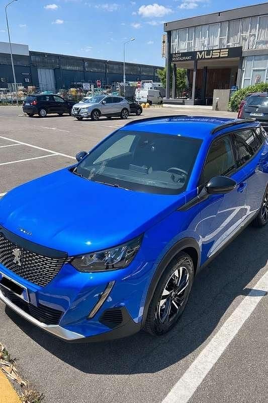 Usata Peugeot 2008 Allure 102 CV (75 kW) 2023 SUV