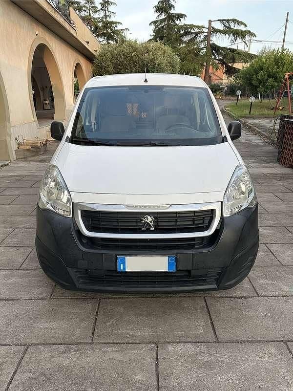 Usata Peugeot TePee 75 CV (55 kW) 2016 Bianco Furgone