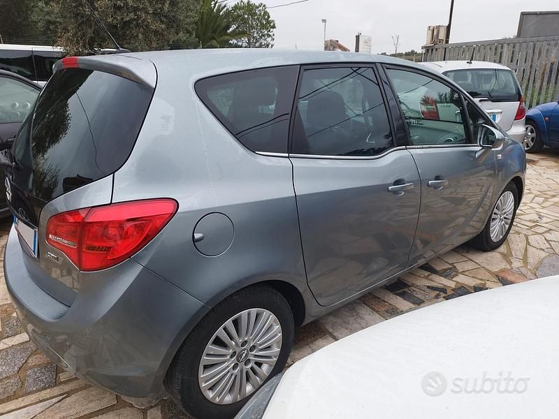 Usata Opel Meriva Cosmo 110 CV (80 kW) 2014 Grigio Monovolume