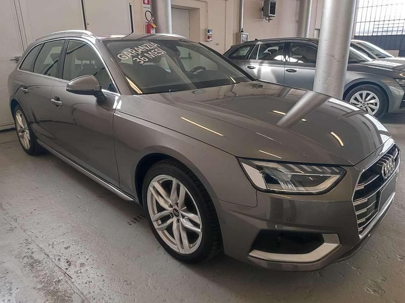 Usado Audi A4 Business 163 CV (119 kW) 2022 Gris Familiar