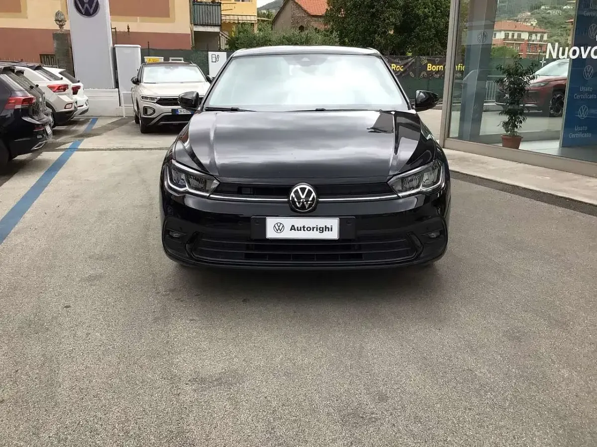 Usado VW Polo Life 95 CV (69 kW) 2023 Negro Utilitario