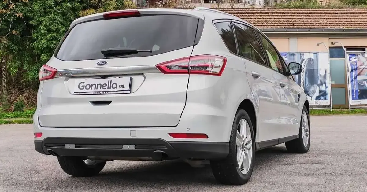 Usata Ford S-MAX Business Edition 150 CV (110 kW) 2018 Argento Monovolume