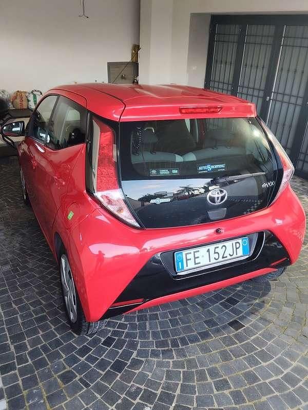 Usata Toyota Aygo X-wave 69 CV (50 kW) 2016 Utilitaria