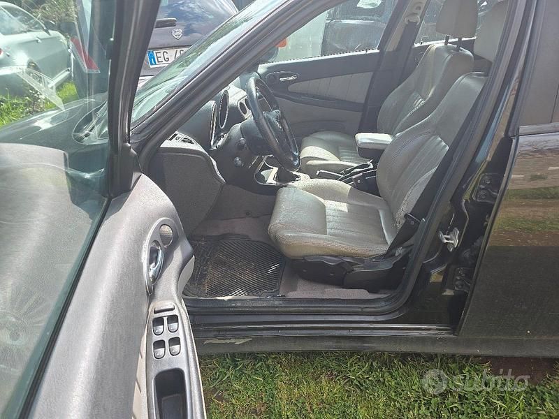 Usata Alfa Romeo 156 140 CV (102 kW) 2004 Station wagon