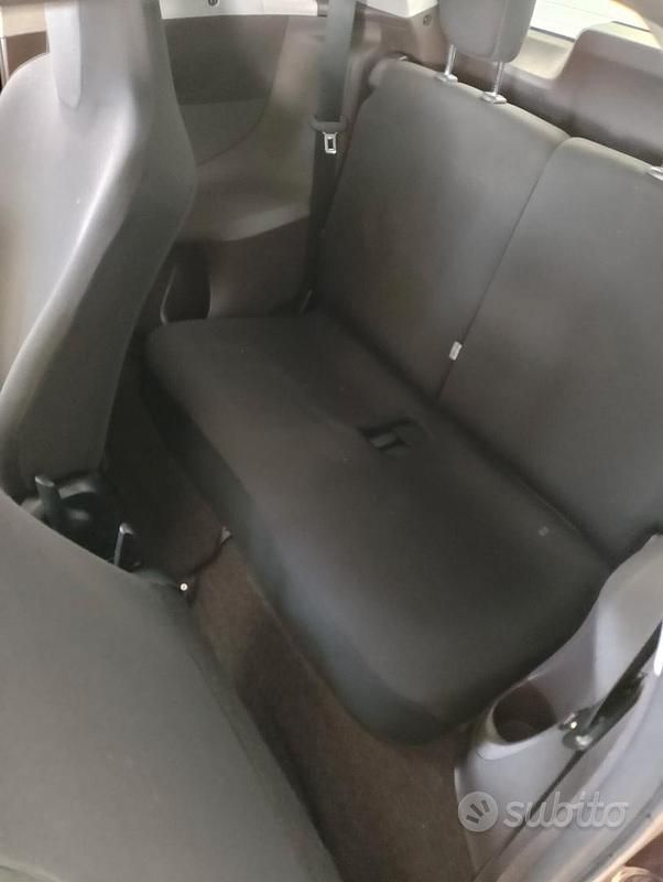Usata Toyota iQ 68 CV (50 kW) 2010 Utilitaria