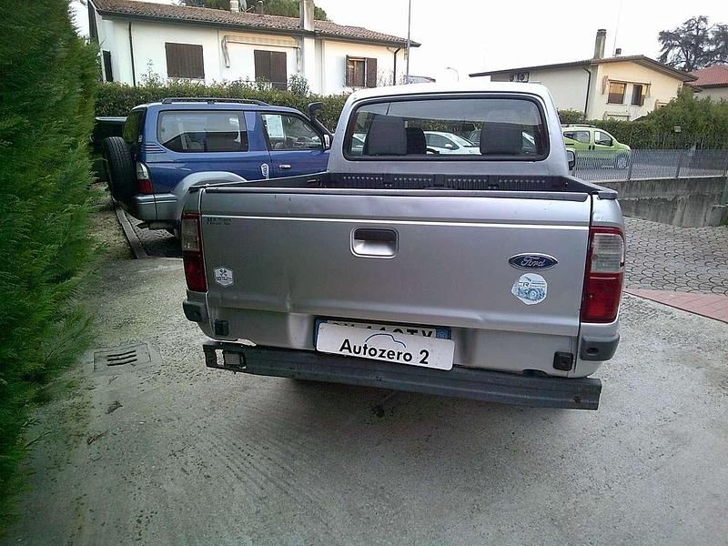 Usata Ford Ranger XL 109 CV (80 kW) 2005 Argento Pick-up