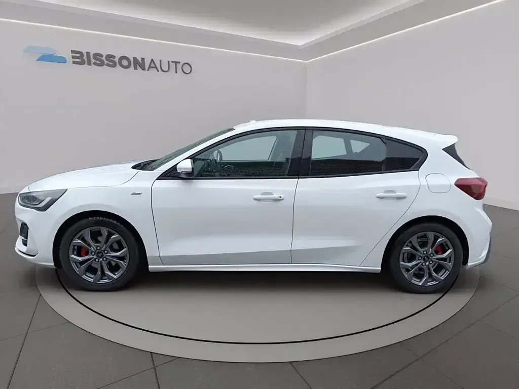 Begagnad Ford Focus ST-Line 125 HK (91 kW) 2023 Vit Sedan