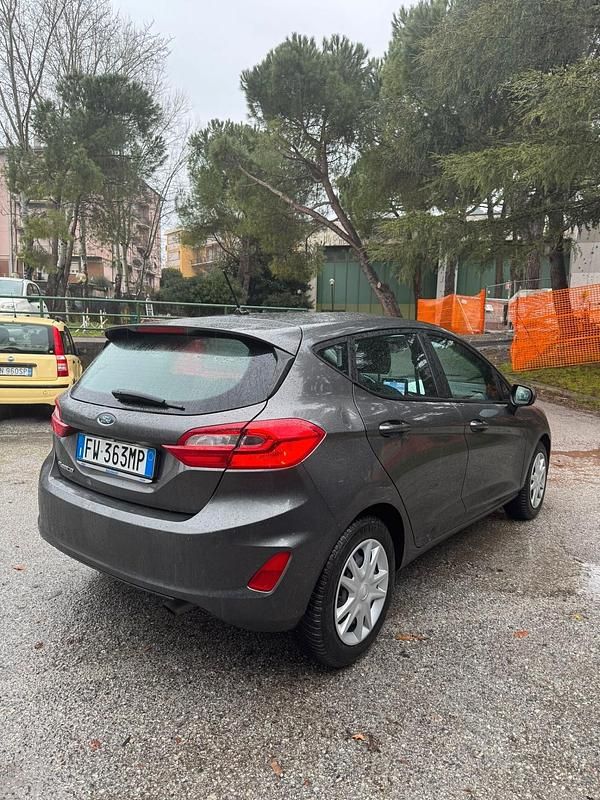 Usata Ford Fiesta Titanium 85 CV (62 kW) 2019 Grigio Berlina