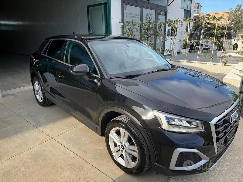 Begagnad Audi Q2 Ambiente 116 HK (85 kW) 2021 Svart SUV