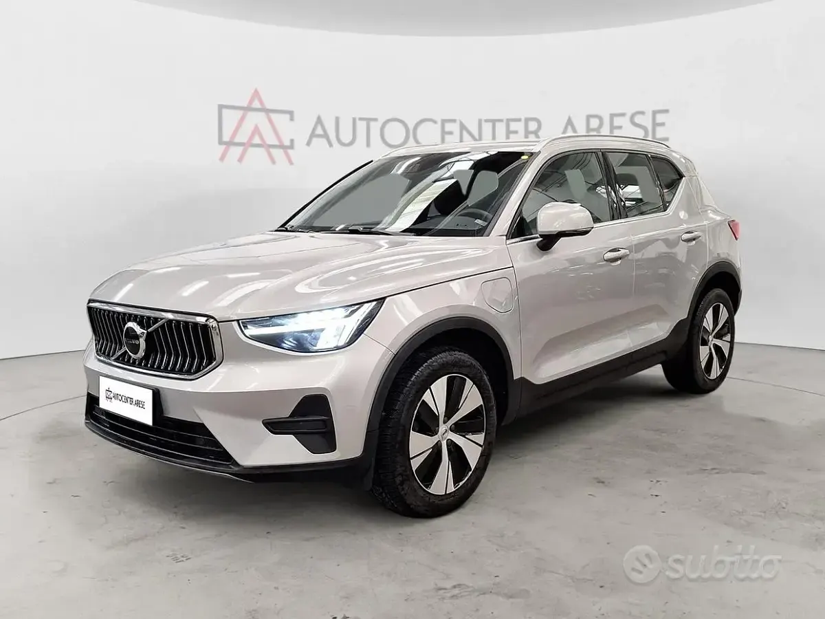Usado Volvo XC40 Core 179 HP (131 kW) 2023 SUV