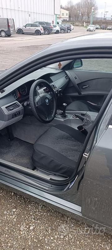 Usata BMW 520 163 CV (119 kW) 2006 Verde Berlina