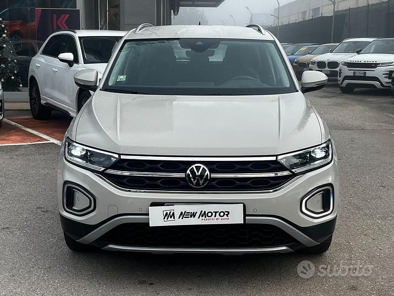 Usata VW T-Roc Style 115 CV (84 kW) 2023 Beige SUV