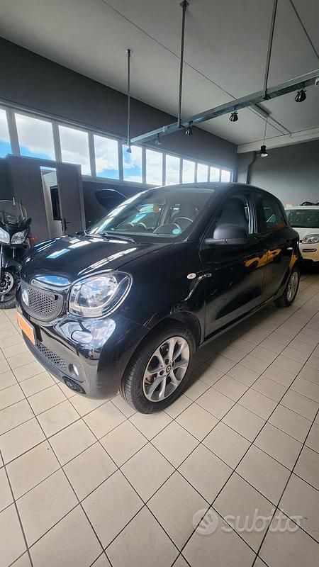 Usata Smart ForFour Passion 71 CV (52 kW) 2019 Nero Utilitaria