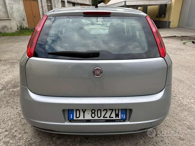Usata Fiat Grande Punto 65 CV (47 kW) 2009 Argento Utilitaria