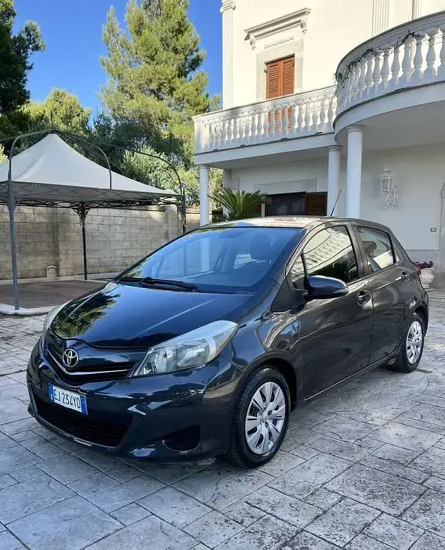 Usata Toyota Yaris 65 CV (47 kW) 2011 Utilitaria