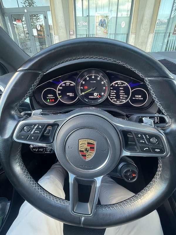 Usata Porsche Cayenne Coupe 340 CV (250 kW) 2020 Beige Coupé