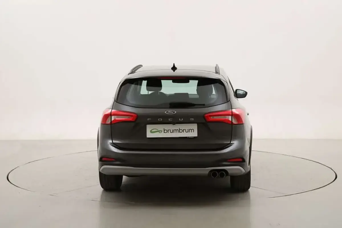 Begagnad Ford Focus Active 120 HK (88 kW) 2021 Grå Kombi