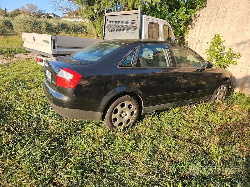 Usata Audi A4 130 CV (95 kW) 2002 Nero Berlina