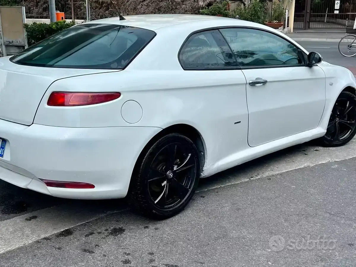 Usata Alfa Romeo GT 140 CV (102 kW) 2009 Bianco Coupé