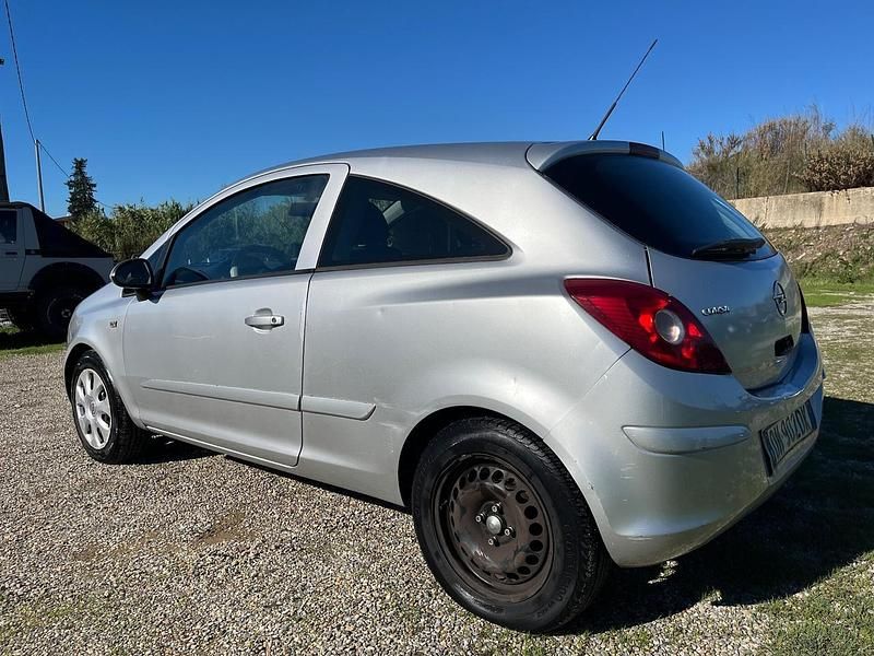 Occasion Opel Corsa Enjoy 60 ch (44 kW) 2008 Argent Berline