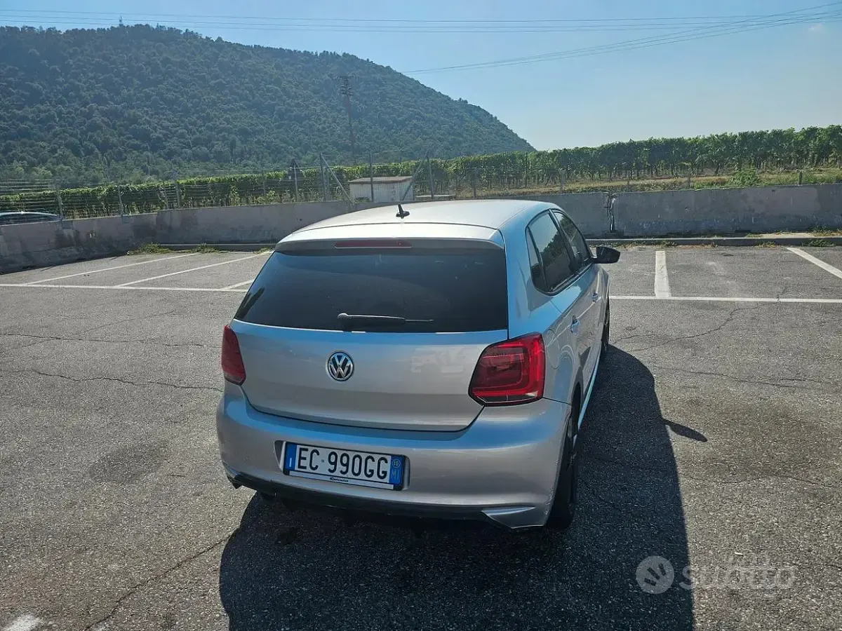 Usata VW Polo Highline 105 CV (77 kW) 2010 Grigio Utilitaria