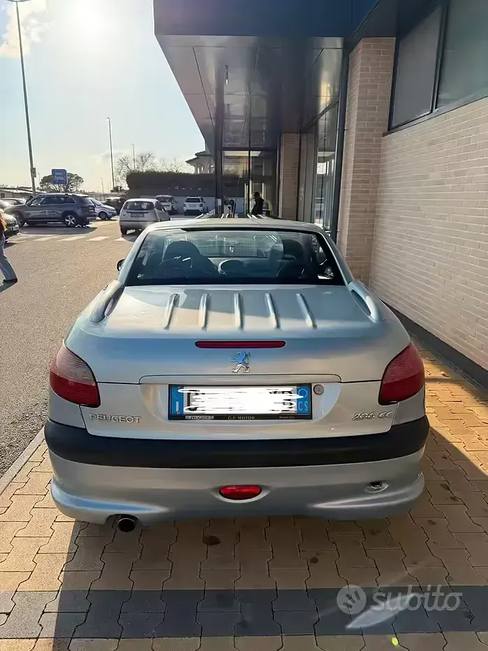 Usata Peugeot 206 CC 109 CV (80 kW) 2003 Cabrio