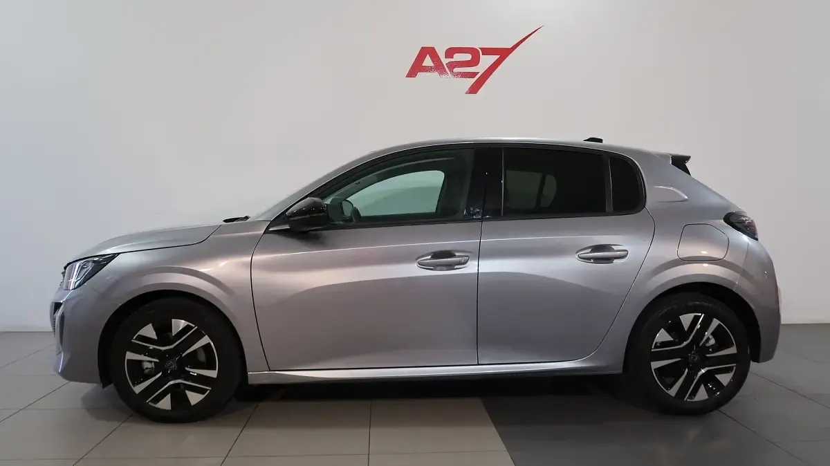 Usata Peugeot 208 Allure 101 CV (74 kW) 2025 Grigio Utilitaria