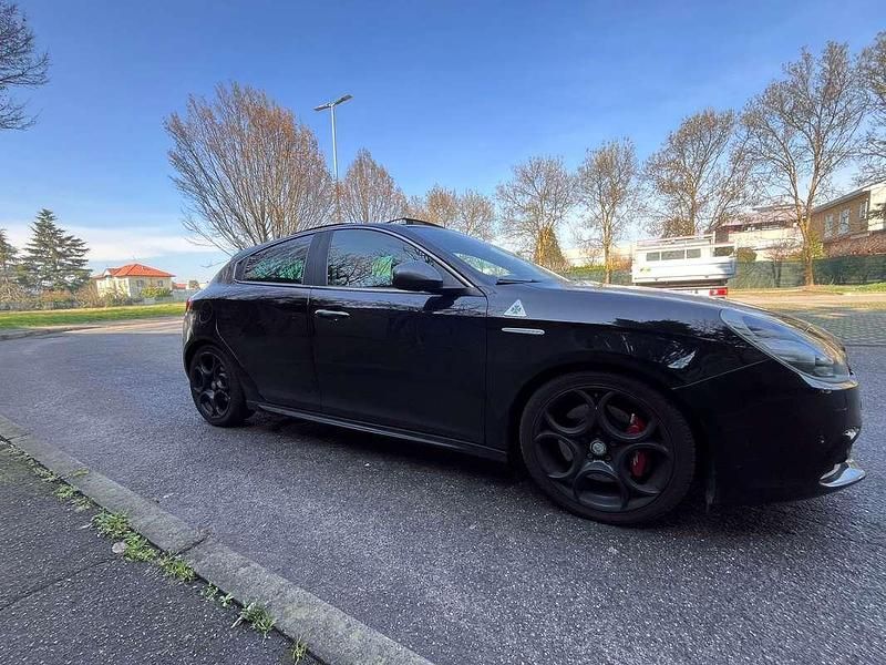 Usata Alfa Romeo Giulietta Quadrifoglio Verde 241 CV (177 kW) 2015 Nero Utilitaria