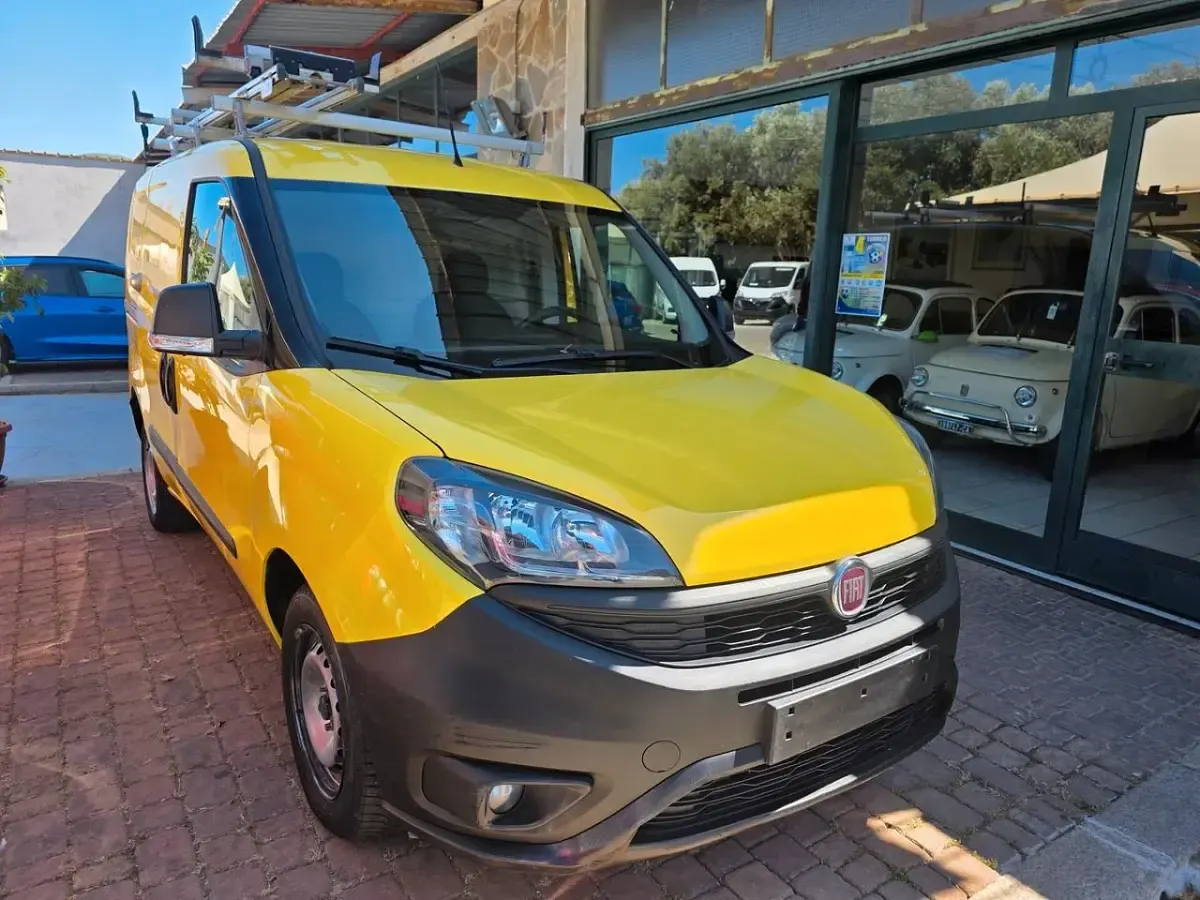 Usata Fiat Doblò 95 CV (69 kW) 2019 Giallo Monovolume