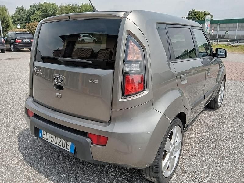 Usata Kia Soul 128 CV (94 kW) 2010 Grigio SUV