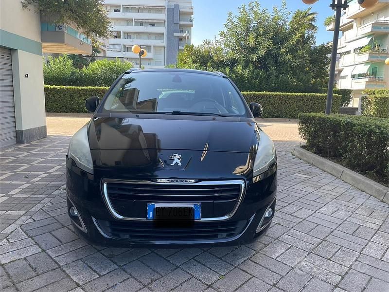 Usata Peugeot 5008 Allure 120 CV (88 kW) 2015 Nero Monovolume