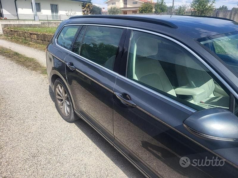Usata VW Passat 150 CV (110 kW) 2015 Grigio Station wagon
