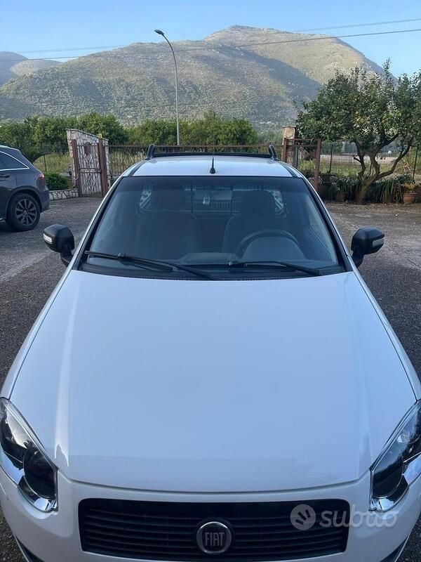 Usata Fiat Strada 95 CV (69 kW) 2014 Bianco Pick-up