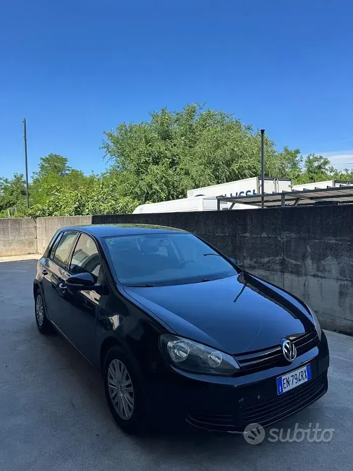 Usata VW Golf VII Highline 105 CV (77 kW) 2012 Berlina
