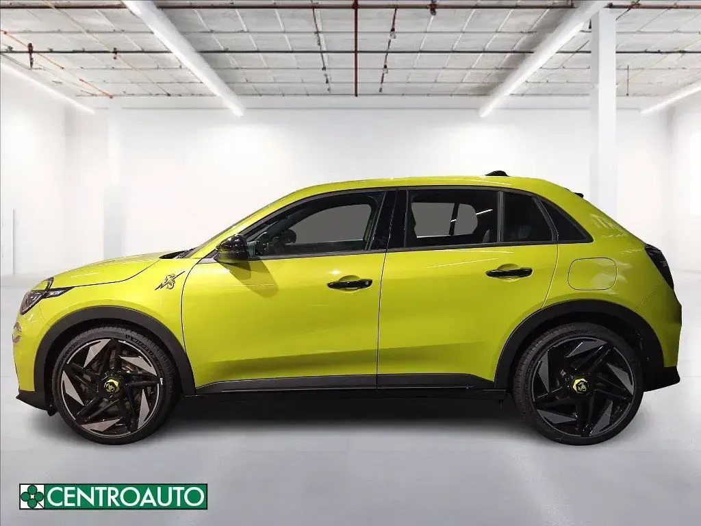Nuova Abarth 600e Turismo 105 kW (143 CV) 2025 Verde pastello SUV