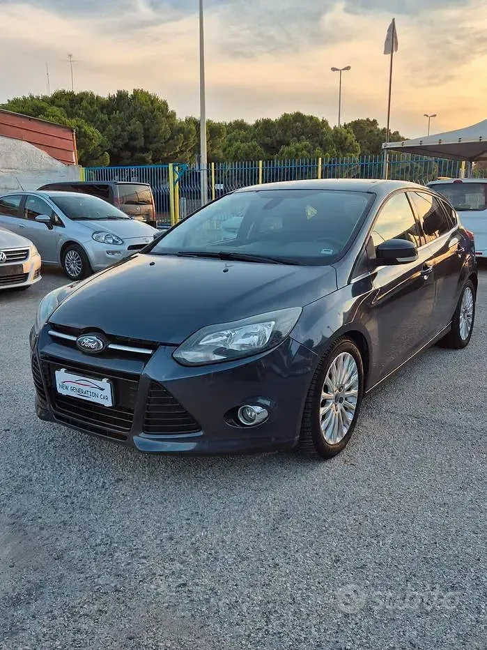 Usata Ford Focus Titanium 115 CV (84 kW) 2011 Grigio Berlina