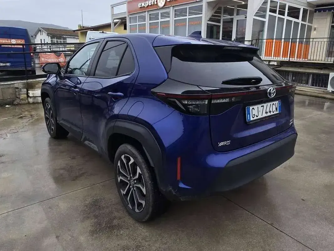 Usata Toyota Yaris Cross 92 CV (67 kW) 2022 Blu/azzurro SUV