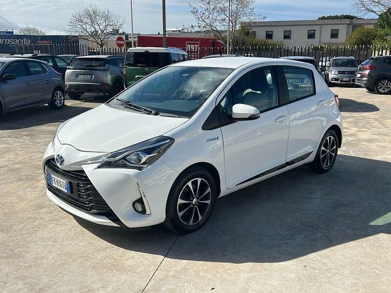Usata Toyota Yaris Hybrid Active 100 CV (73 kW) 2017 Utilitaria