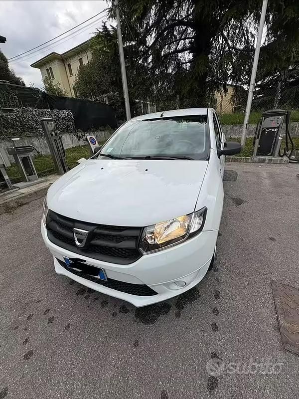 Usata Dacia Sandero 75 CV (55 kW) 2014 Bianco Utilitaria