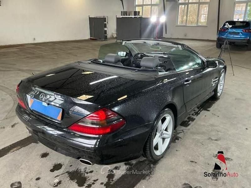 Usata Mercedes SL500 306 CV (225 kW) 2005 Nero Cabrio