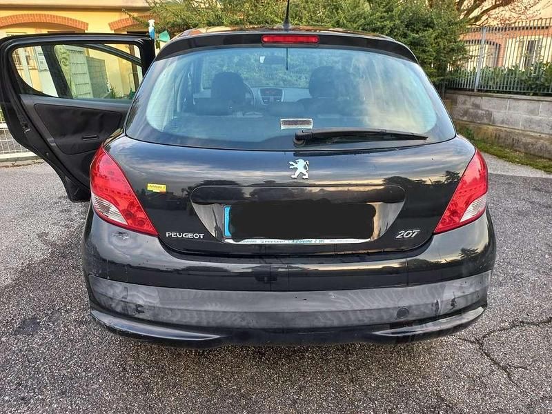 Usata Peugeot 207 68 CV (50 kW) 2011 Nero Berlina