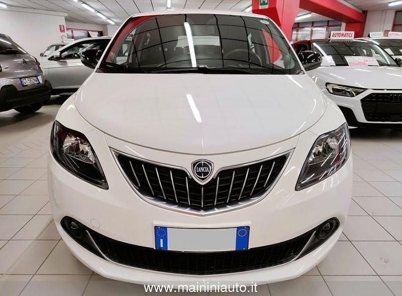 Usata Lancia Ypsilon Gold 69 CV (50 kW) 2022 Bianco Utilitaria