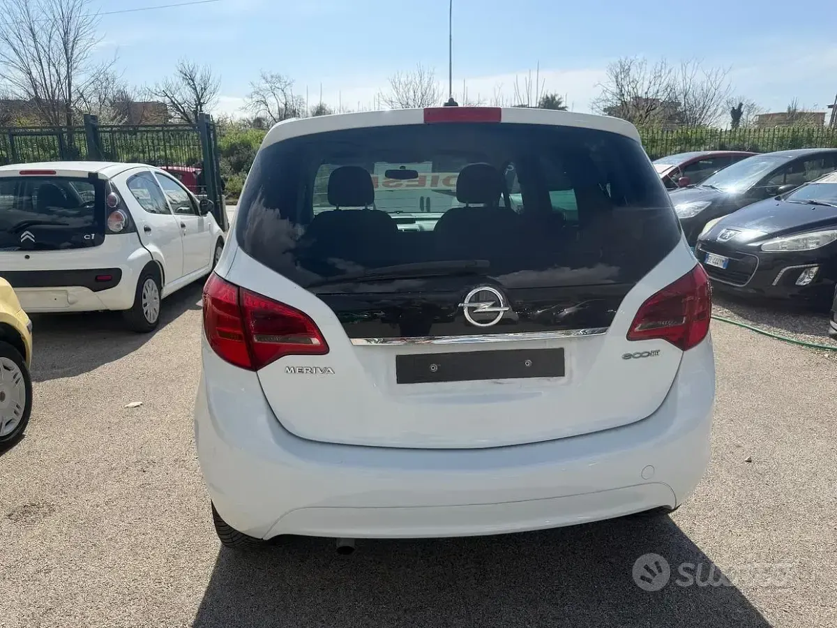 Usata Opel Meriva 95 CV (69 kW) 2011 Bianco Monovolume