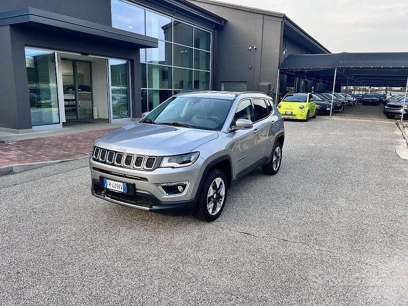 Usata Jeep Compass Limited 140 CV (102 kW) 2018 Grigio scuro SUV